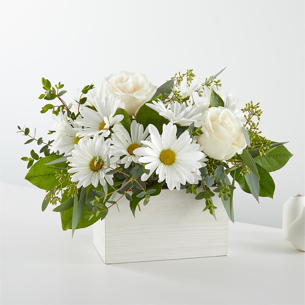 Fresh Linen Box Bouquet – Janette Florists Inc, Windsor ON