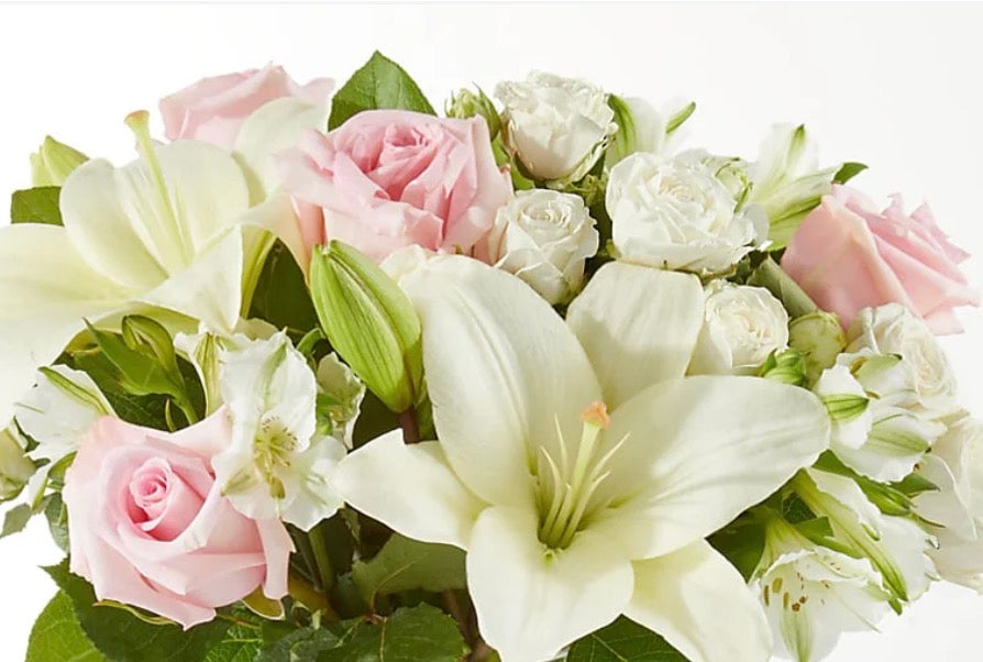 Florist choice - Soft elegance – Janette Florists Inc, Windsor ON