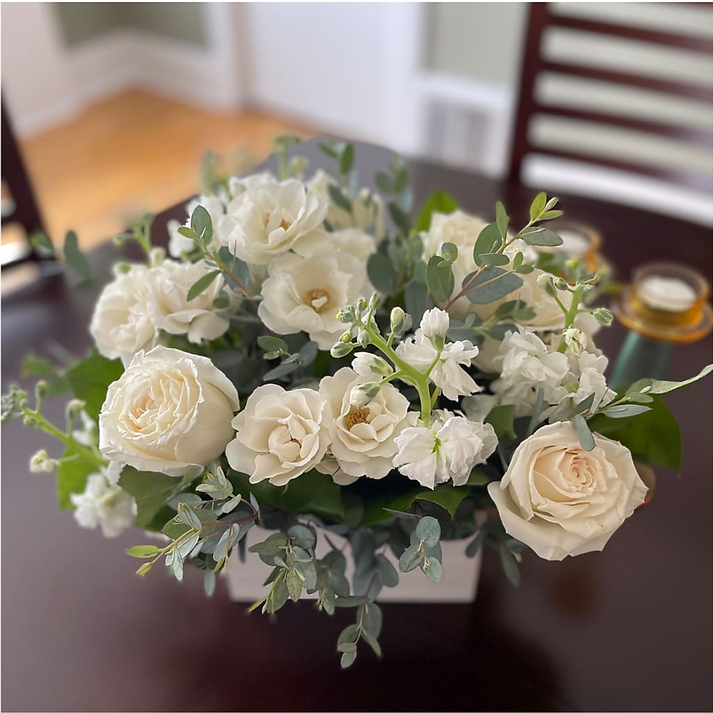 Fresh Linen Box Bouquet –  Janette Florists Inc, Windsor ON