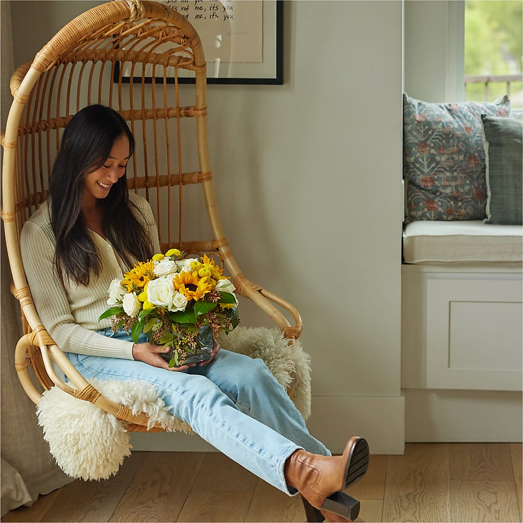 Luminous Morning Bouquet –  Janette Florists Inc, Windsor ON