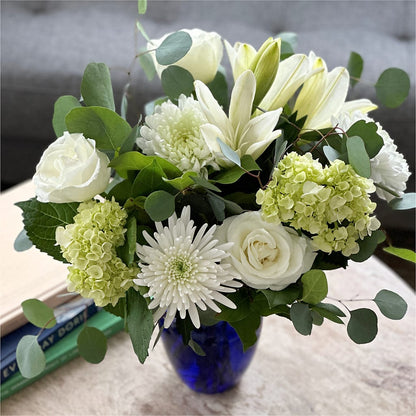 Snowy Dreams Bouquet –  Janette Florists Inc, Windsor ON