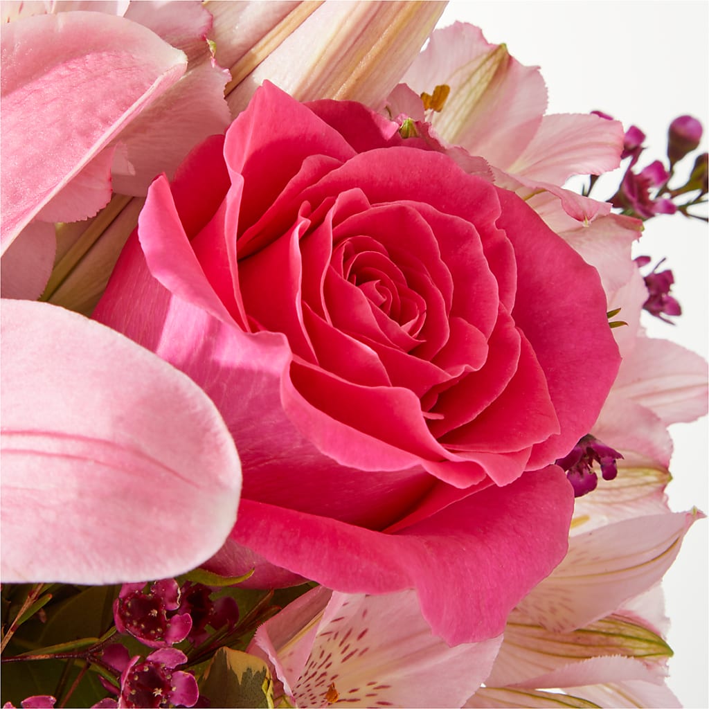 Lucky in Love Bouquet –  Janette Florists Inc, Windsor ON