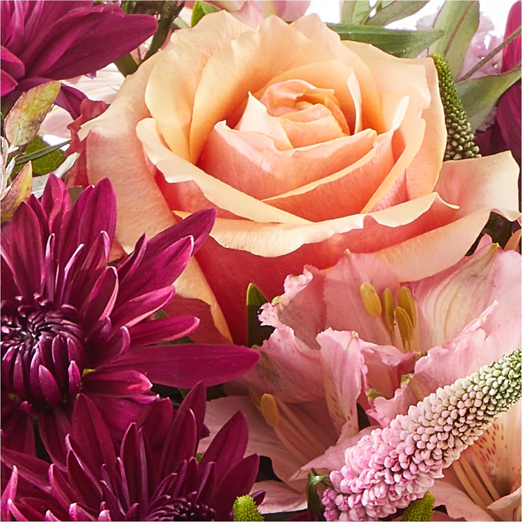 Berry Cobbler Bouquet –  Janette Florists Inc, Windsor ON