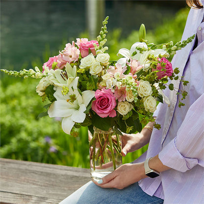 Fondly Bouquet –  Janette Florists Inc, Windsor ON